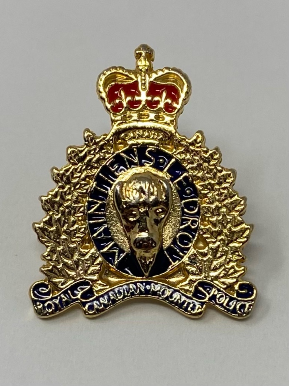 Royal Canadian Mounted Police Lapel Pin Bison Crown Gold Tone RCMP Vintage RL133